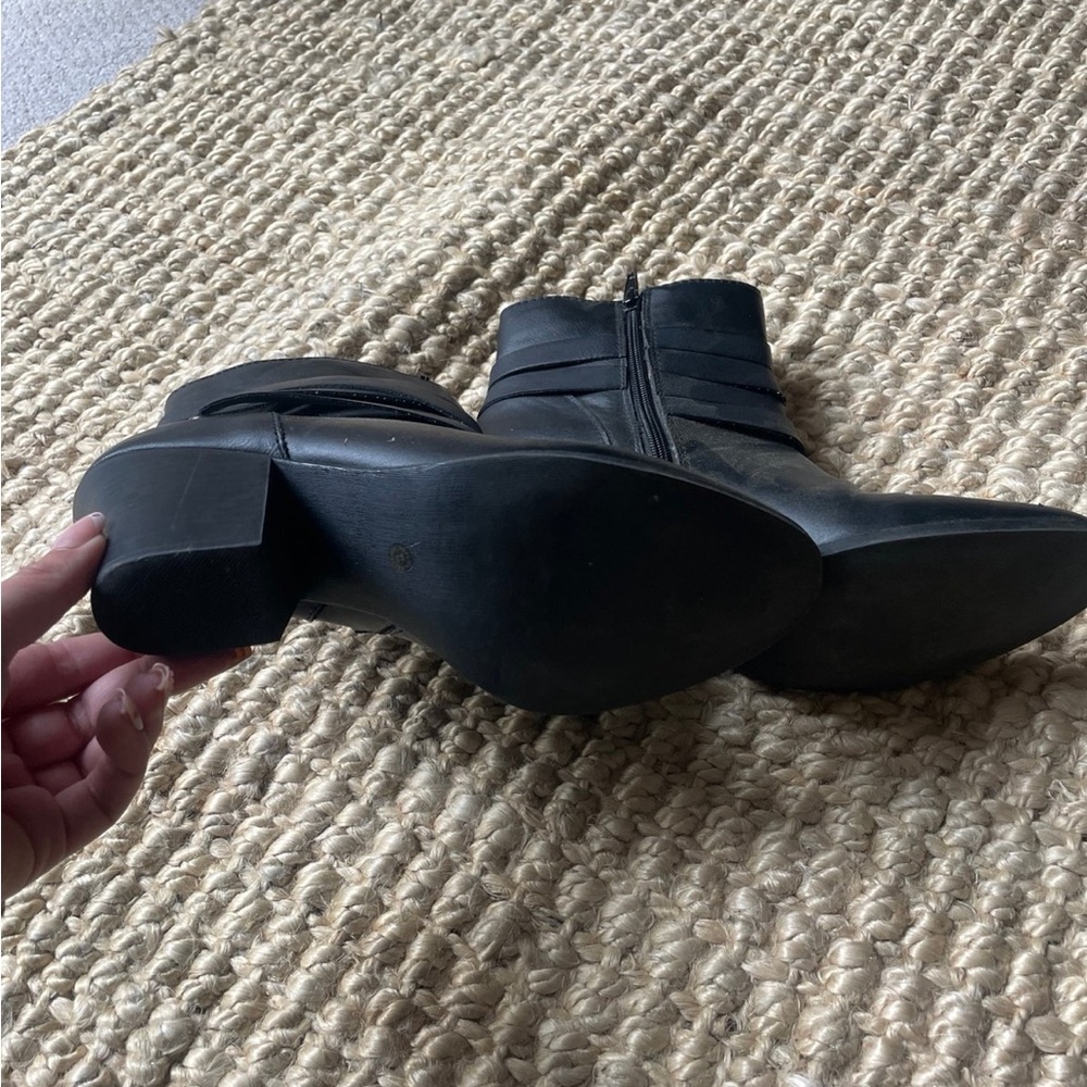 booties - Picture 3 of 4